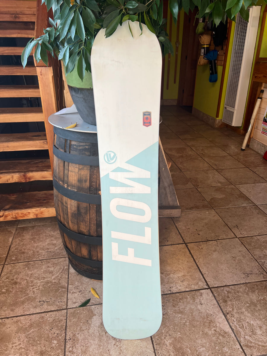Flow Canvas 142 Snowboard Deck | ExploreVI