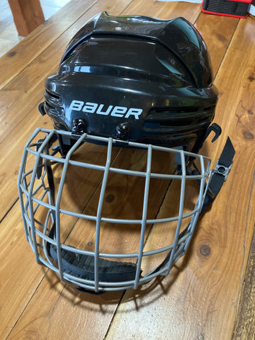 BAUER BHH2100M Black HELMET Size MEDIUM Cage Mask 6 1/2" TO 7 1/8" Used