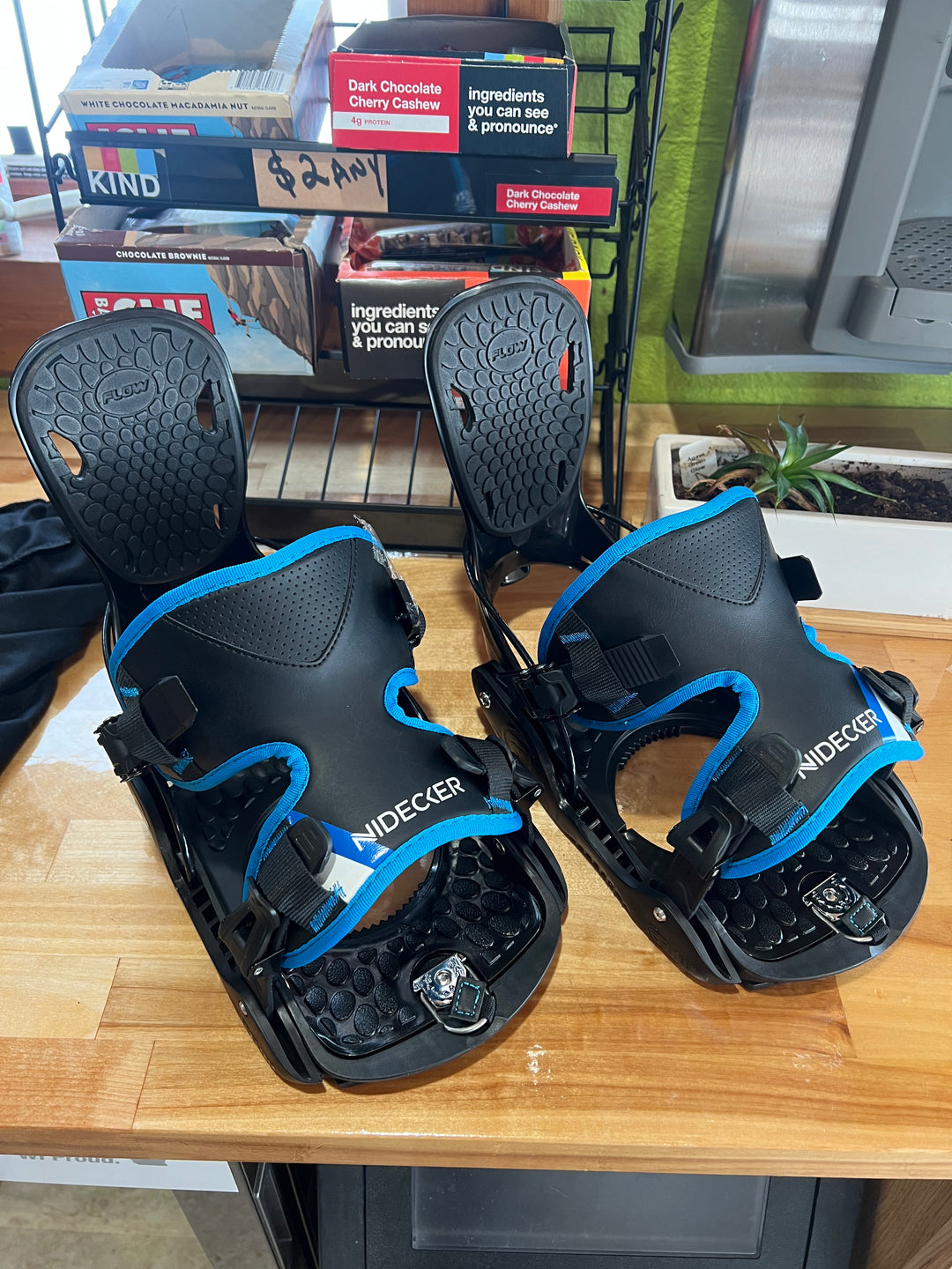 Snowboard Bindings | ExploreVI
