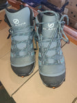 Scarpa Maverick Mid GTX Wmn hiking boot size 7- Clearance