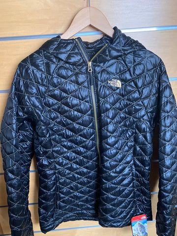 The North Face Women’s Thermoball Jacket Hoodie - ExploreVI